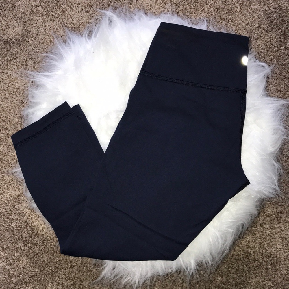Lululemon crop- navy blue